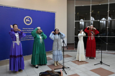 Минимущества Якутии провело благотворительный концерт в поддержку бойцов СВО / ЯСИА   