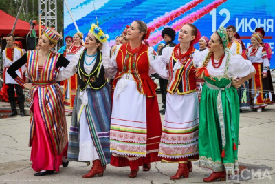 Фоторепортаж: фестиваль казачьих и ямщицких песен прошел в Якутске в День России / Мария Архипова Якутск Якутск Республика Саха (Якутия)