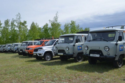Коллектив ГУП «ЖКХ РС (Я)» передал автомобиль УАЗ для участников СВО / ЯСИА   