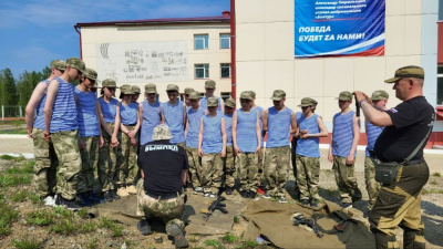 Будни военно-патриотического лагеря «Честь имею» /    