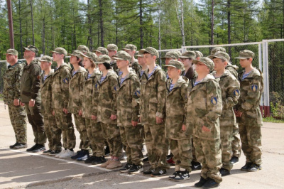 Военно-патриотический лагерь «Честь имею» принял 45 ребят /    