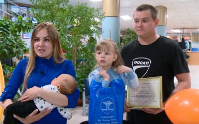 Трехтысячный житель Якутии родился в Айхале /    