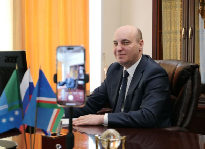 Поздравление главы Мирнинского района с Днем социального работника /   Мирнинский Республика Саха (Якутия)