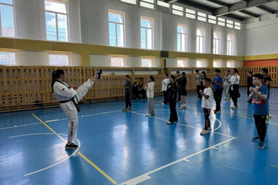 Выпускники Игр «Дети Азии» провели тематические уроки в школах Якутска / ЯСИА   