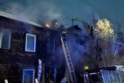 12 человек спасли ночью из горящего дома в Якутске / ЯСИА Якутск Якутск Республика Саха (Якутия)