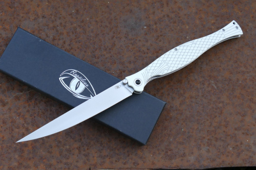 Складной нож Reptilian "Лаврак", сталь VG10, рукоять G10, белый