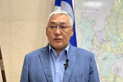 Из Якутии в зону СВО направили 10 тонн праздничных продуктовых наборов накануне Ысыаха / ЯСИА   