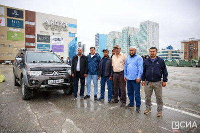 Узбекская община Якутии передала участникам СВО автомобиль, генераторы и антидроновое оружие / Нарыйа Пахомова   