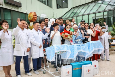 В Якутии родителям первой в 2023 году тройни подарили жилищный сертификат на 4,6 миллиона рублей / Саина Титова   Республика Саха (Якутия)