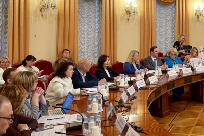 Алена Атласова: «Рекомендации круглого стола касаются самого важного – безопасности наших детей»   / ЯСИА   