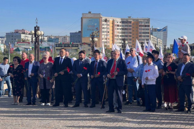 Активисты «Единой России» приняли участие в акции «Свеча памяти» в Якутске / ЯСИА Якутск Якутск Республика Саха (Якутия)