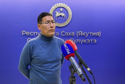 Владыка Роман передал штабу движения «Якутия с тобой!» средства в поддержку защитников Отечества / ЯСИА   