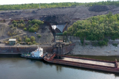 «Якутуголь» продолжает сезон летней навигации / ЯСИА   