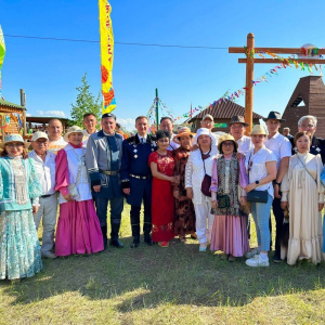 Мирнинское тюсюлгэ на Ысыахе Туймаады посетили свыше 50 человек /   Мирнинский Республика Саха (Якутия)