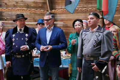 «Плов дружбы» в день Ысыаха алмазного края /   Мирнинский Республика Саха (Якутия)