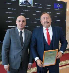 Отметили депутатов четвертого созыва /    