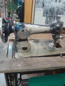 История одного экспоната. Швейная машинка /    