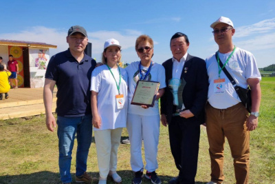 Лучшей дояркой Якутии стала работница кооператива «Крестях» Сунтарского улуса  / ЯСИА   