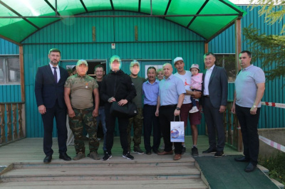 Солдаты приехали на побывку /    