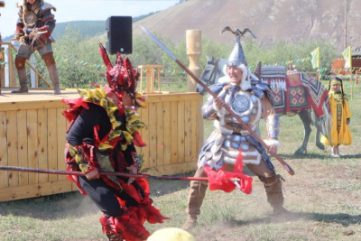 Артисты Театра юного зрителя выступили на Ысыахе Олонхо - 2023 / Нарыйа Пахомова Томтор Оймяконский Республика Саха (Якутия)