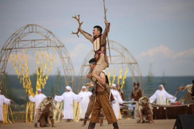 Фоторепортаж: первый день Ысыаха Олонхо в Оймяконском районе Якутии / ЯСИА Томтор Оймяконский Республика Саха (Якутия)