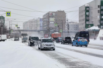 Якутян предупредили о гололедице на дорогах / ЯСИА   