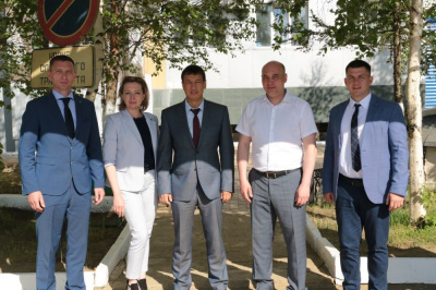 Александр Басыров отчитывается перед коллективами АЛРОСА /    