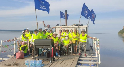 Штаб поддержки партии «Единая Россия» организовал выезд семей участников СВО на Ленские столбы / ЯСИА   