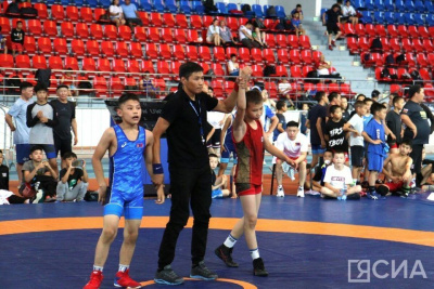 Якутские борцы завоевали шесть золотых медалей международного турнира Павла Пинигина / Дьулустаан Сергеев   