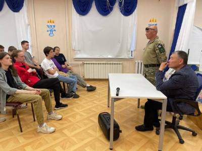 Патриотическое воспитание – это важно. Лагерь труда и отдыха при ЦДО города Мирный /    