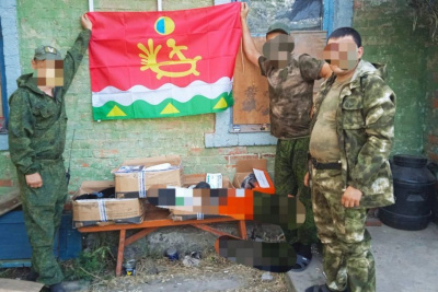 Алданские военнослужащие в зоне СВО получили посылки от земляков / ЯСИА   