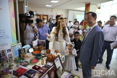 Победители фестиваля «Семья года» получили сертификаты в 300 тысяч рублей / Нарыйа Пахомова Якутск Якутск Республика Саха (Якутия)