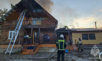 Мужчина и грудной ребенок пострадали при пожаре в Амгинском районе / ЯСИА   