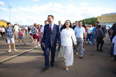 Встречи с предпринимателями, детьми и жителями Алданского района провела Людмила Николаева / Дьулустаан Сергеев   