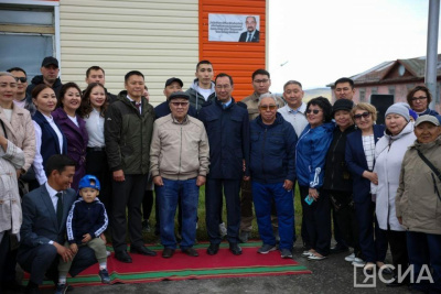 Память якутского политика Владимира Членова увековечили в посёлке Тикси / ЯСИА   