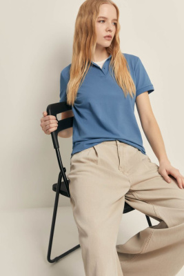 Поло приталенного силуэта с вышивкой