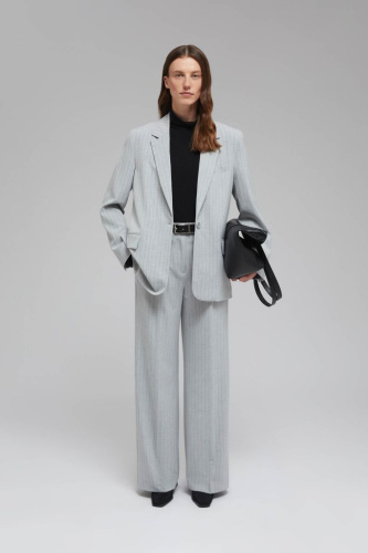 Однобортный жакет в полоску