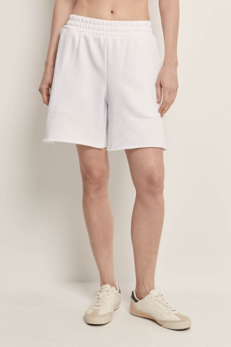 Шорты на резинке с необработанными краями