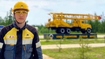 Студенты погрузились в реальную работу нефтяников на Среднеботуобинском месторождении /    