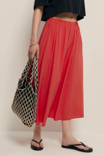 Юбка миди А-силуэта на резинке