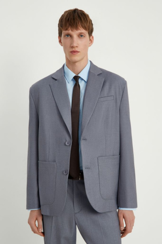 Однобортный пиджак прямого кроя