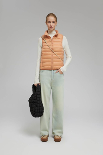 Пуховый жилет с натуральным пухом