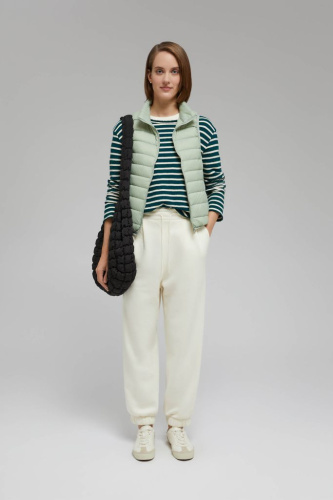 Пуховый жилет с натуральным пухом