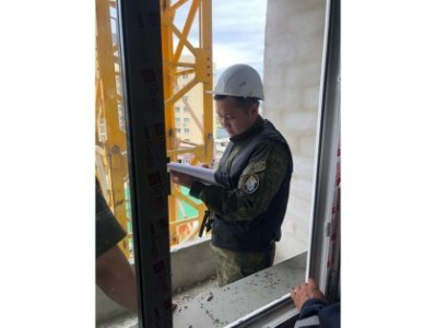 В Якутске устанавливаются обстоятельства травмирования работника при проведении отделочных работ /  Якутск Якутск Республика Саха (Якутия)