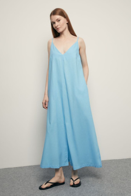 Сарафан макси с v-образными вырезом