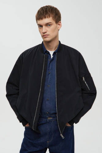 Куртка-бомбер на молнии