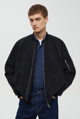 Куртка-бомбер на молнии