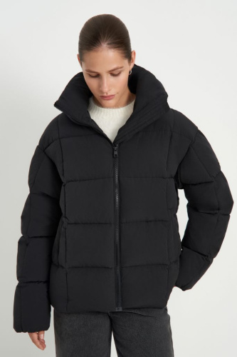 Пуховик с воротником-стойкой и съемным капюшоном