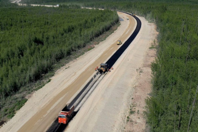 В Якутии приступили к асфальтированию автодороги «Лена» на участке трассы Невер – Якутск / ЯСИА   Республика Саха (Якутия)