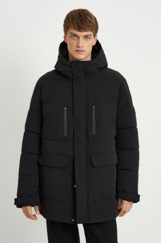 Утепленное полупальто с накладными карманами